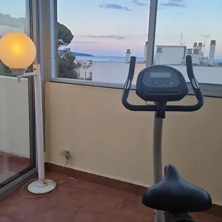 Spacieux Dernier Etage Avec Jacuzzi Et Vue Imprenable 아파트 니스