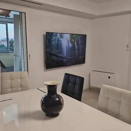 Spacieux Dernier Etage Avec Jacuzzi Et Vue Imprenable 니스